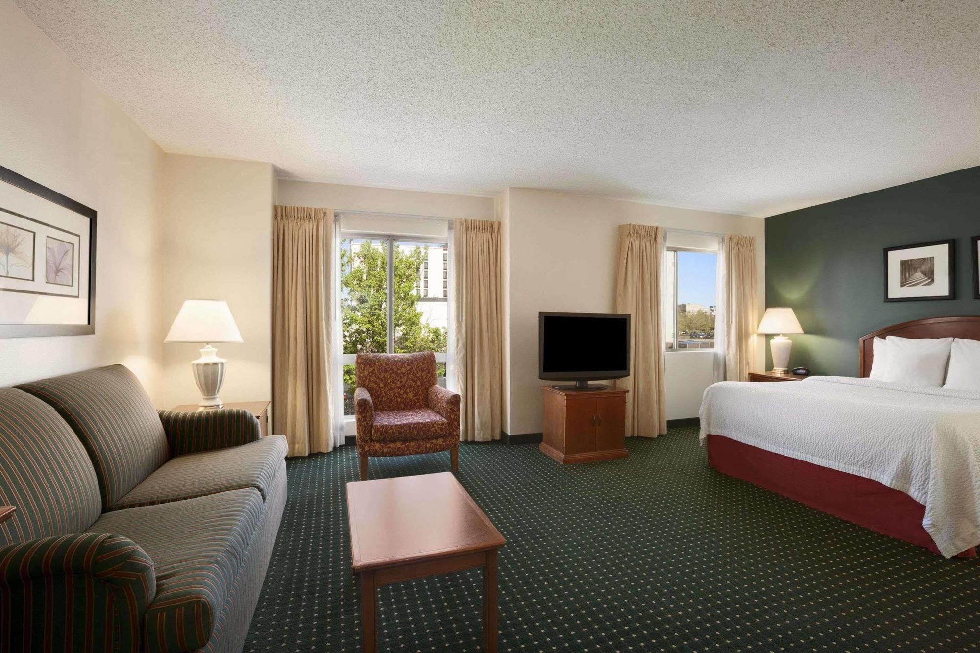 Hawthorn Suites By Wyndham Philadelphia Airport Экстерьер фото