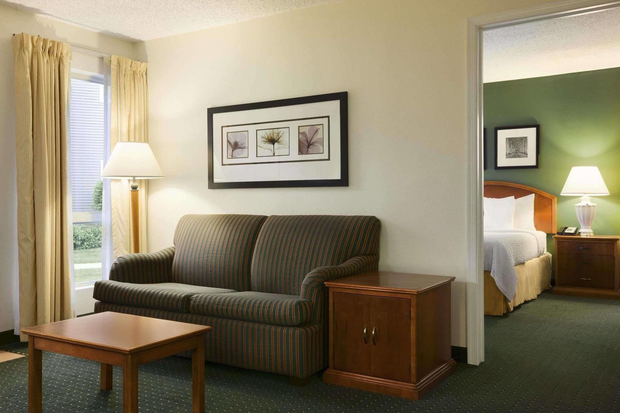 Hawthorn Suites By Wyndham Philadelphia Airport Экстерьер фото