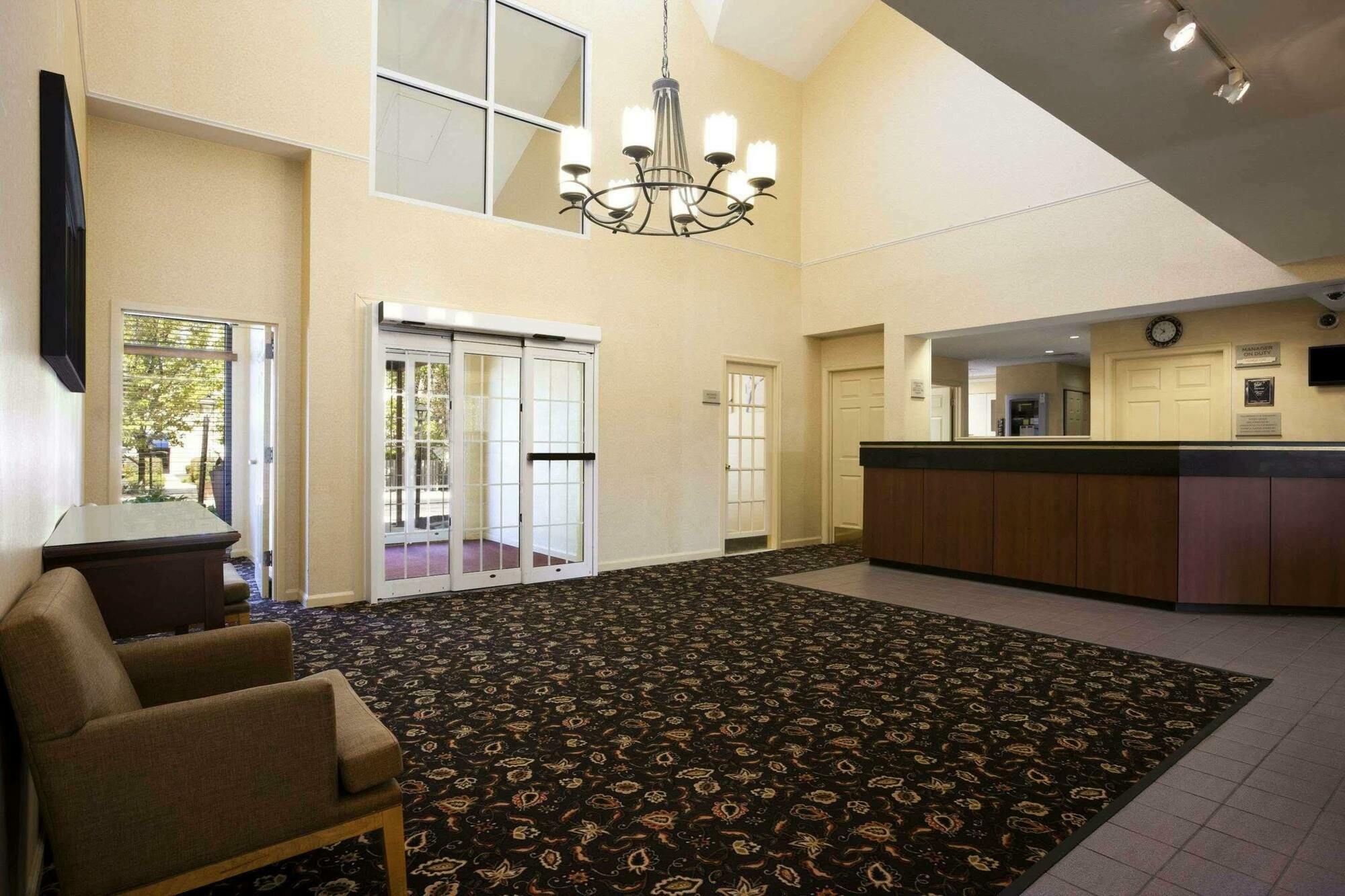 Hawthorn Suites By Wyndham Philadelphia Airport Экстерьер фото
